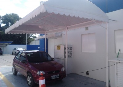 Toldo colonial de cobertura em lona forrada