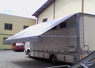 Toldo recolhível para trailer